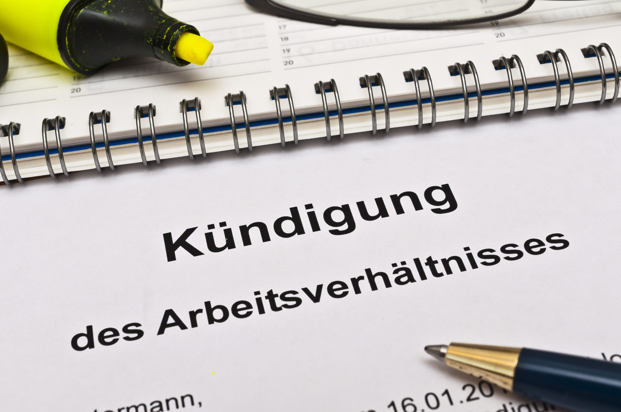 Kündigungsfrist (Arbeitgeber) - Dipl.-Jur. Jens Usebach LL.M ...
